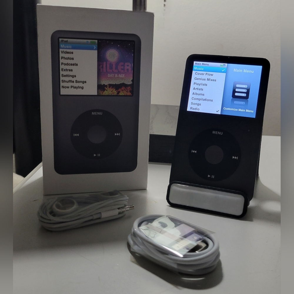 Apple iPod Classic 7th Gen Black 160 GB A1238 MC297LL/A Box & Accessories